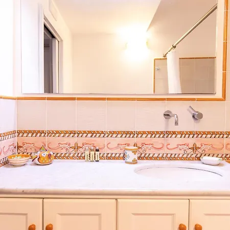 Willa La Dolce - Exclusive For Families & Groups *