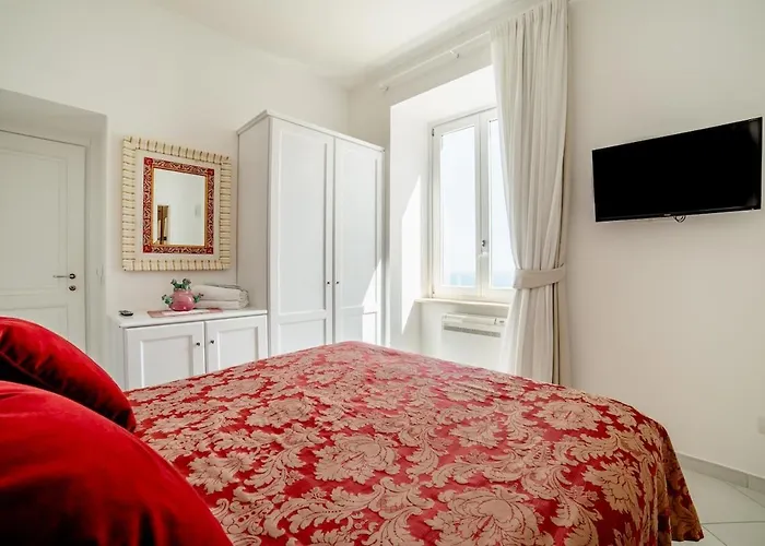 Willa La Dolce - Exclusive For Families & Groups *